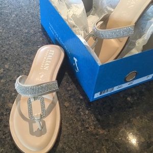 Italian Shoemakers, NIB, Size 7 Sandals